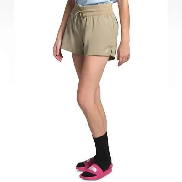 The North Face Aphrodite Motion Shorts for Ladies - Twill Beige - XXL NWT - Picture 4 of 5